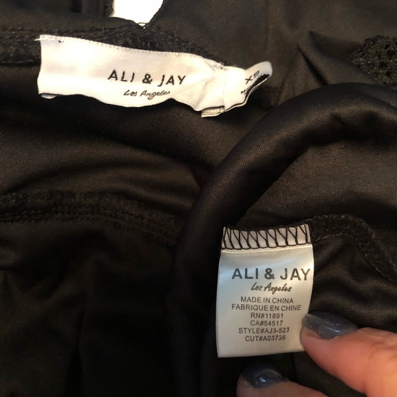 Ali & Jay Kiss Me in the Candlelight Black Dress - Picture 15 of 16